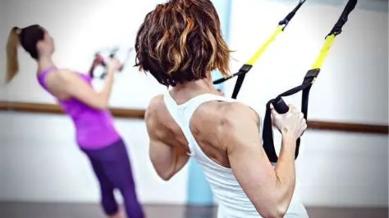 How to Choose Gear for the Best Bicep Workout Without Dumbbells