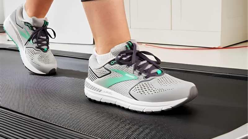 How to Choose the Best Running Shoes for Women Treadmill