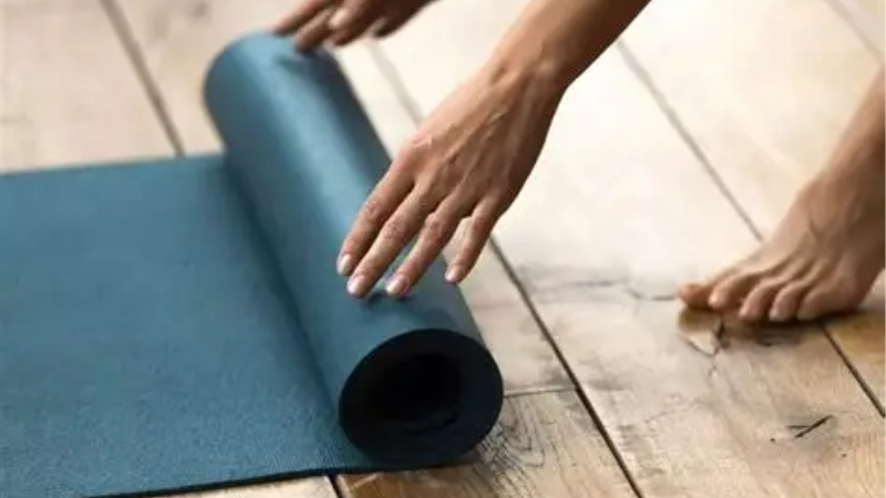 How to Choose the Best Yoga Mat for Carpet