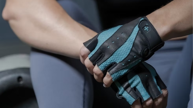 How to Choose Women's Training Gloves