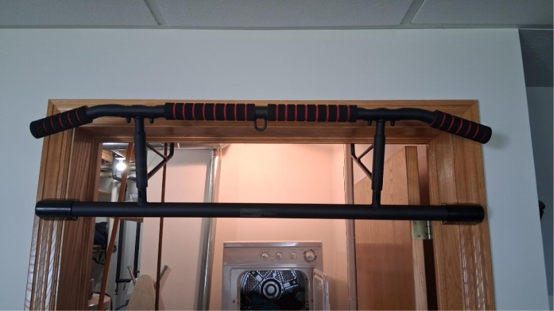 What the Best Pull-Up Bar Reddit Threads Actually Complain About